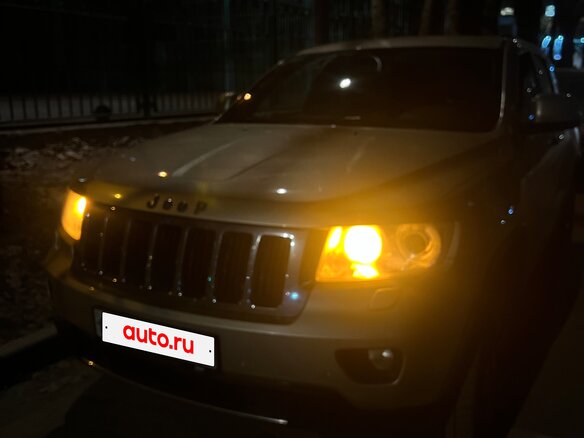 2011 Jeep Grand Cherokee IV (WK2), бежевый - вид 2