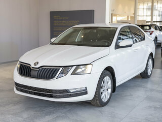 2019 Skoda Octavia III (A7) Рестайлинг, белый, 2240000 рублей, вид 3