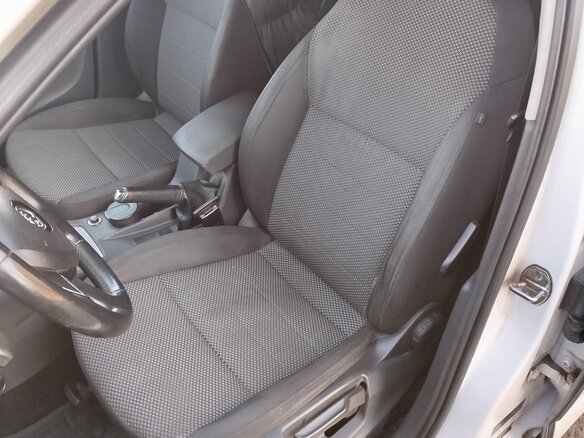 2014 Skoda Octavia III (A7), белый, 1400000 рублей - вид 16