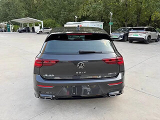 2023 Volkswagen Golf VIII, серый, 1600000 рублей, вид 5