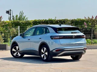 2024 Volkswagen ID.4 X, серебристый, 3670000 рублей, вид 3