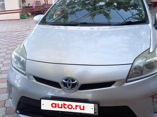 2015 Toyota Prius III Рестайлинг (XW30), серебристый, 1350000 рублей, вид 3