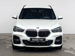 2022 BMW X1 20i xDrive II (F48) Рестайлинг, белый, 4000000 рублей, вид 2