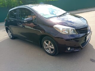 2013 Toyota Vitz III (XP130), фиолетовый, 750000 рублей, вид 5