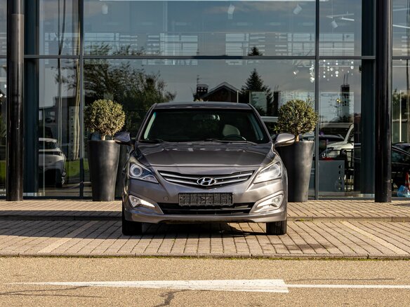 2016 Hyundai Solaris I Рестайлинг, серый, 955000 рублей - вид 1