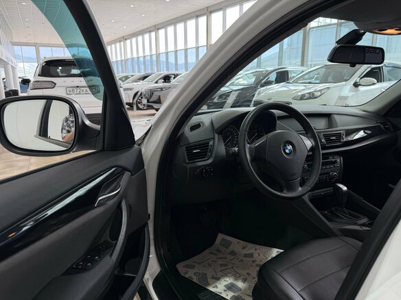 2012 BMW X1 18i I (E84), белый - вид 12