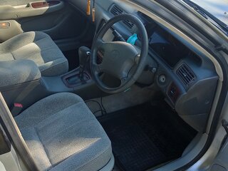 1997 Toyota Mark II Qualis VIII (X100), серебристый, 400000 рублей, вид 4