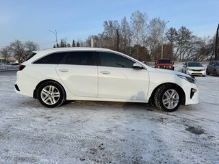 2021 Kia Ceed III, белый, 1490000 рублей, вид 2