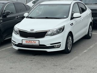 2015 Kia Rio III Рестайлинг, белый, 1550000 рублей, вид 2