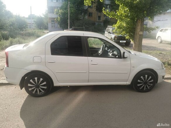 2011 Renault Logan I Рестайлинг, белый, 570000 рублей - вид 7