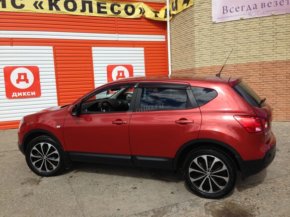 2008 Nissan Qashqai I, красный - вид 1