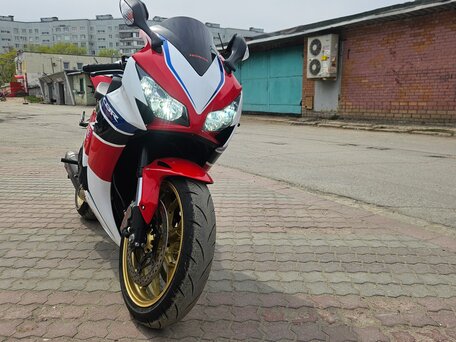 2014 Honda CBR 1000 RR/RA Fireblade, красный, 1099999 рублей, вид 5