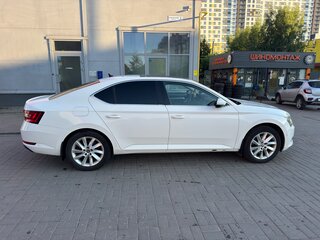 2016 Skoda Superb III, белый, 1700000 рублей, вид 5