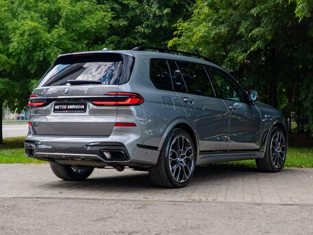 2023 BMW X7 40d I (G07) Рестайлинг, серый, 11490000 рублей, вид 5