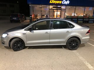 2019 Volkswagen Polo V Рестайлинг, серый, 1480000 рублей, вид 4