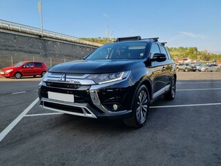 2018 Mitsubishi Outlander III Рестайлинг 3, чёрный, 2400000 рублей, вид 1