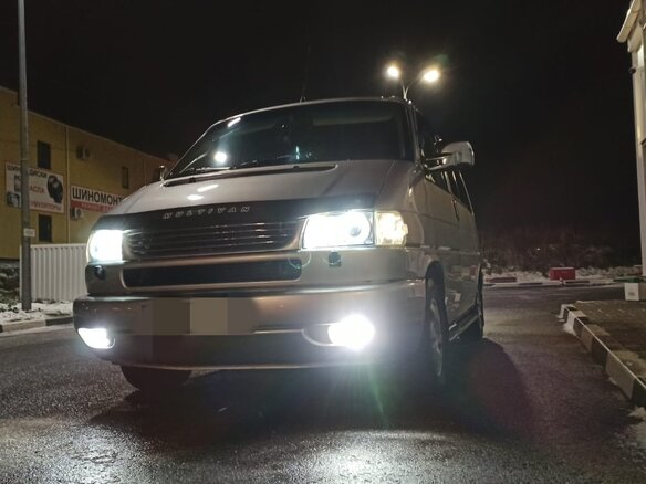 2000 Volkswagen Multivan T4, серебристый, 1515555 рублей - вид 2