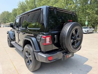 2022 Jeep Wrangler IV (JL), чёрный, 4930111 рублей, вид 5
