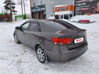 2011 Kia Cerato 6-speed II, коричневый, 650000 рублей, вид 5