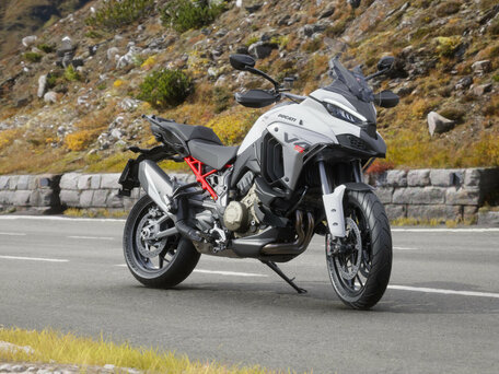 2026 Ducati Multistrada V4, белый, 3150000 рублей, вид 1