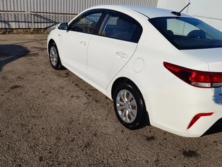 2018 Kia Rio IV, белый, 1100000 рублей, вид 3