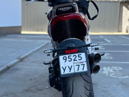 2023 Triumph Rocket 3, красный, 2450000 рублей, вид 3