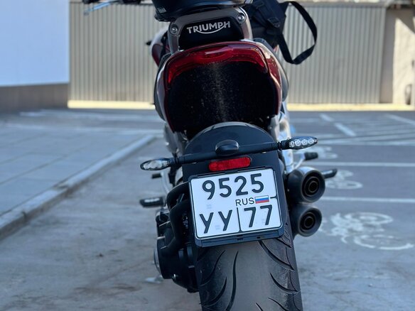 2023 Triumph Rocket 3, красный, 2450000 рублей - вид 2