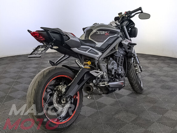 2020 Triumph Street Triple, серый - вид 5