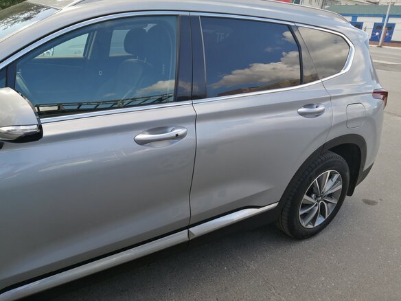 2018 Hyundai Santa Fe IV, серебристый - вид 2