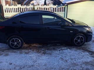 2013 Hyundai Solaris I, чёрный, 670000 рублей, вид 2