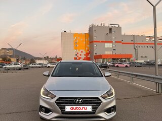 2017 Hyundai Solaris II, серебристый, 1300000 рублей, вид 4