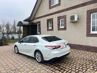 2021 Toyota Camry VIII (XV70), белый, 3400000 рублей, вид 5