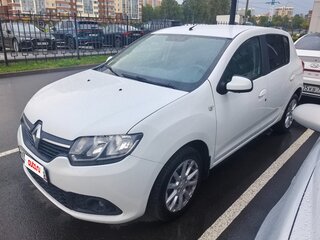 2017 Renault Sandero II, белый, 900000 рублей, вид 2