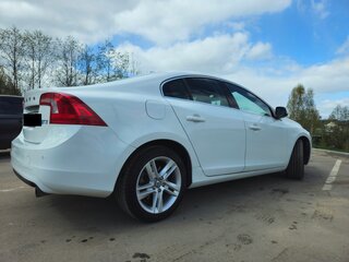 2013 Volvo S60 II Рестайлинг, белый, 1300000 рублей, вид 5