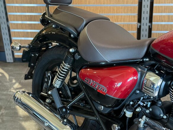 2025 Royal Enfield Meteor, красный, 519000 рублей - вид 8