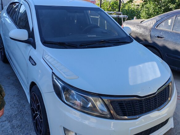2012 Kia Rio 4-speed III, белый, 750000 рублей - вид 2