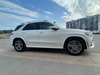 2020 Mercedes-Benz GLE 300 d II (V167), белый, 8000000 рублей, вид 3
