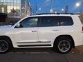 2016 Toyota Land Cruiser 200 Series Рестайлинг 2, белый, 5700000 рублей - вид 6