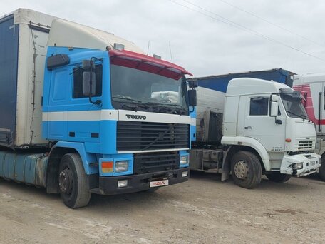 1993 Volvo F-Series, синий, 750000 рублей, вид 1