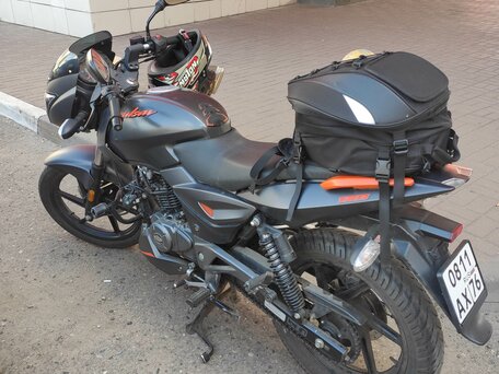 2021 Bajaj Pulsar 180, чёрный, 140000 рублей, вид 2