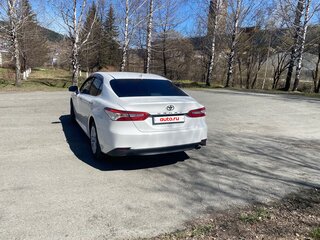 2019 Toyota Camry VIII (XV70), белый, 3200000 рублей, вид 2