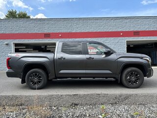 2024 Toyota Tundra CrewMax III, серый, 8235766 рублей, вид 4