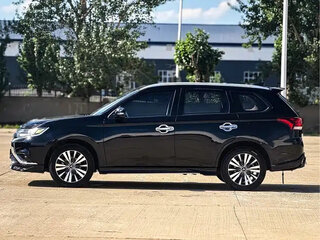 2021 Mitsubishi Outlander III Рестайлинг 3, чёрный, 1800666 рублей, вид 4