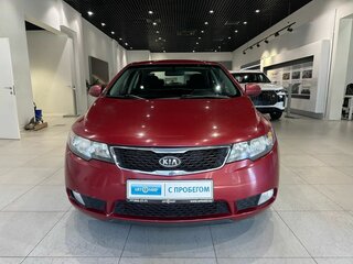 2010 Kia Cerato 6-speed II, красный, 750000 рублей, вид 2