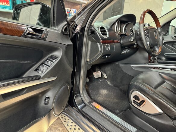 2008 Mercedes-Benz GL-Класс 500 I (X164), чёрный, 2700000 рублей - вид 12