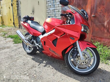 1998 Honda VFR 800, красный, 510000 рублей, вид 4