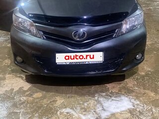 2011 Toyota Vitz III (XP130), серый, 800000 рублей, вид 2
