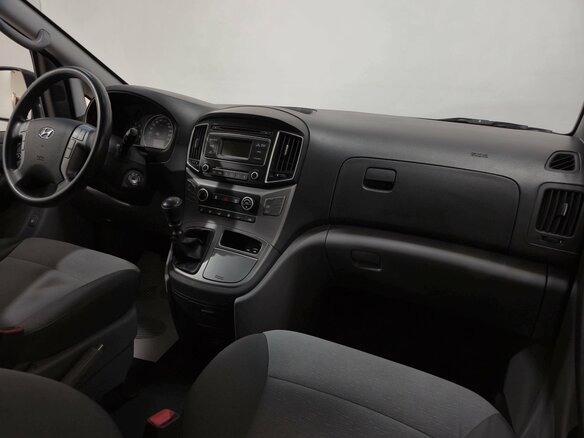 2016 Hyundai H-1 II Рестайлинг, серый - вид 11