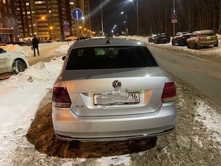 2019 Volkswagen Polo V Рестайлинг, серебристый, 1400000 рублей, вид 3