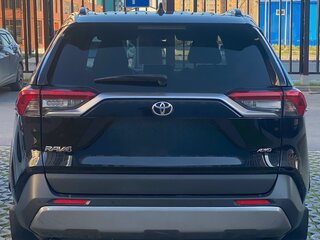 2020 Toyota RAV4 V (XA50), чёрный, 3400000 рублей, вид 5